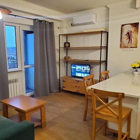 Alexander III Apartment Тбилиси Екстериор снимка