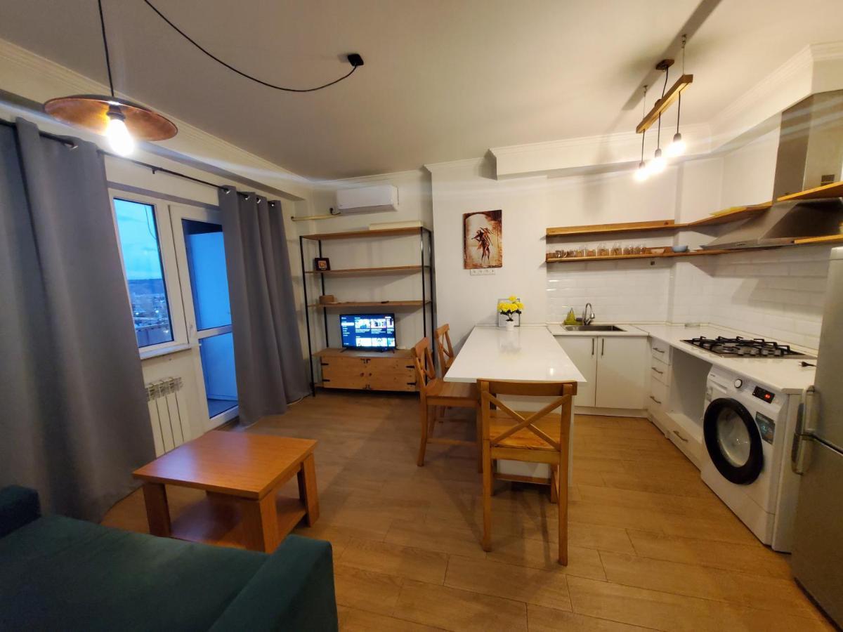Alexander III Apartment Тбилиси Екстериор снимка