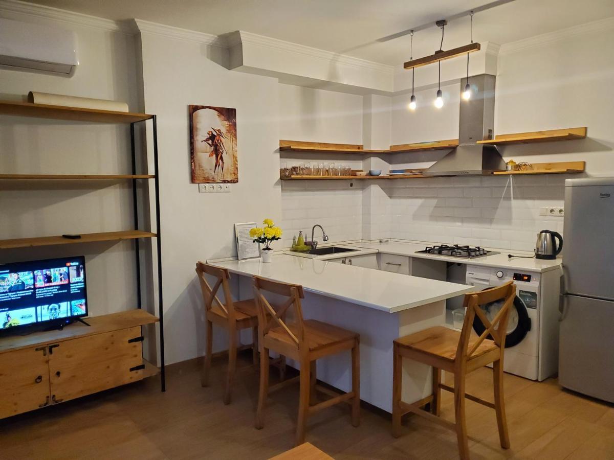 Alexander III Apartment Тбилиси Екстериор снимка