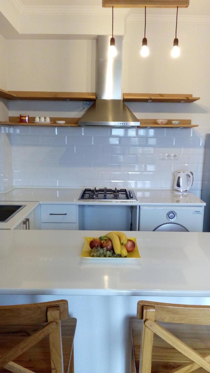 Alexander III Apartment Тбилиси Екстериор снимка
